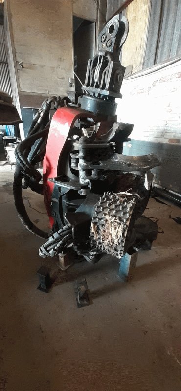 Cabeçote florestal komatsu V132E