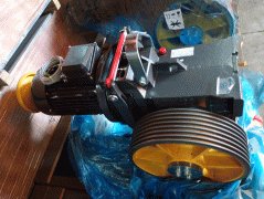 Máquina de Tração Geared TW130 – 45:2 – Capacidade 1500kg